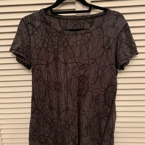 Excellent used condition size 10 lululemon t-shirt